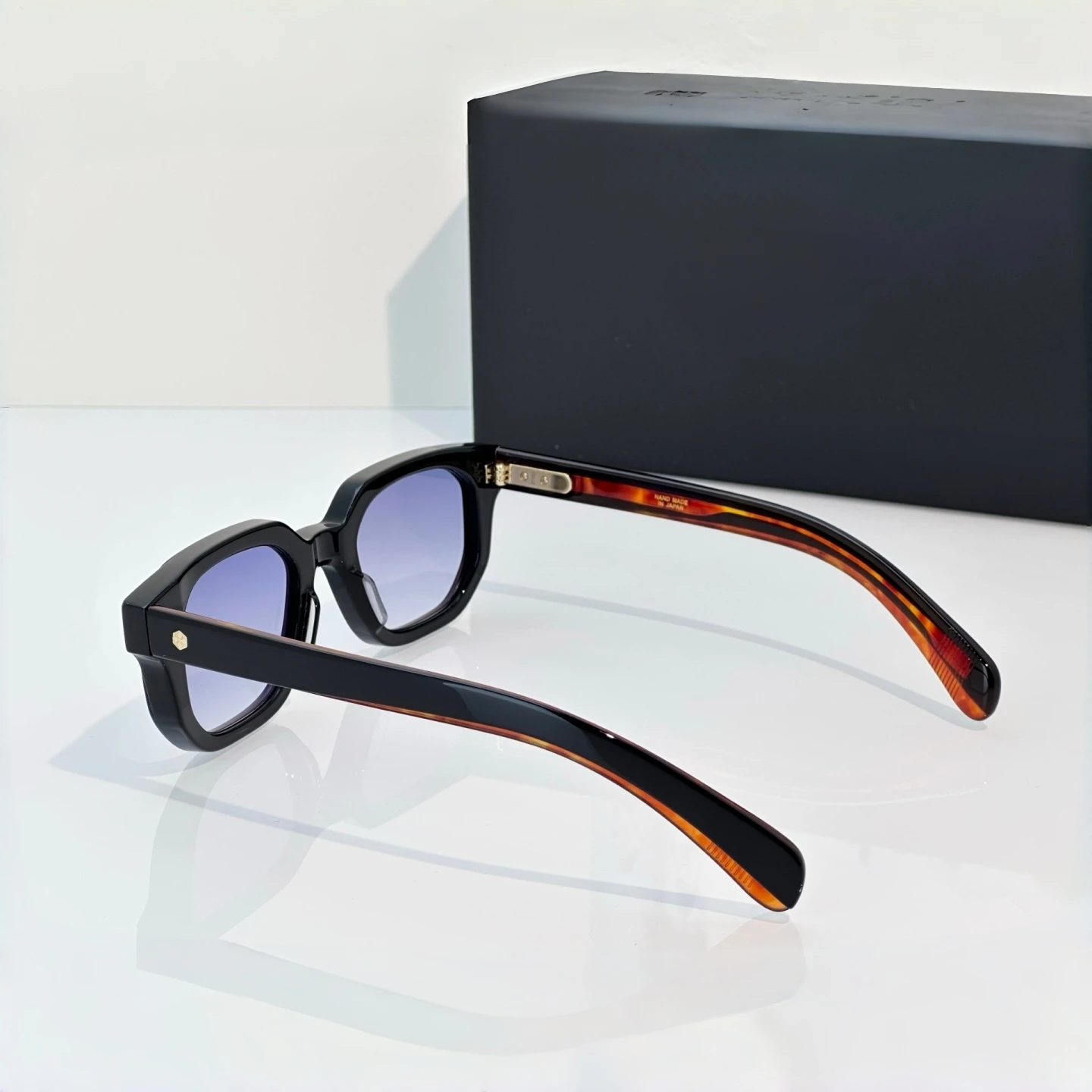 ALIOT Men Women Sunglasses,Luxury Retro Chunky Shades,UV400 Gradient Grey Lens,Stand Out On Any Occasion,Grab Compliments