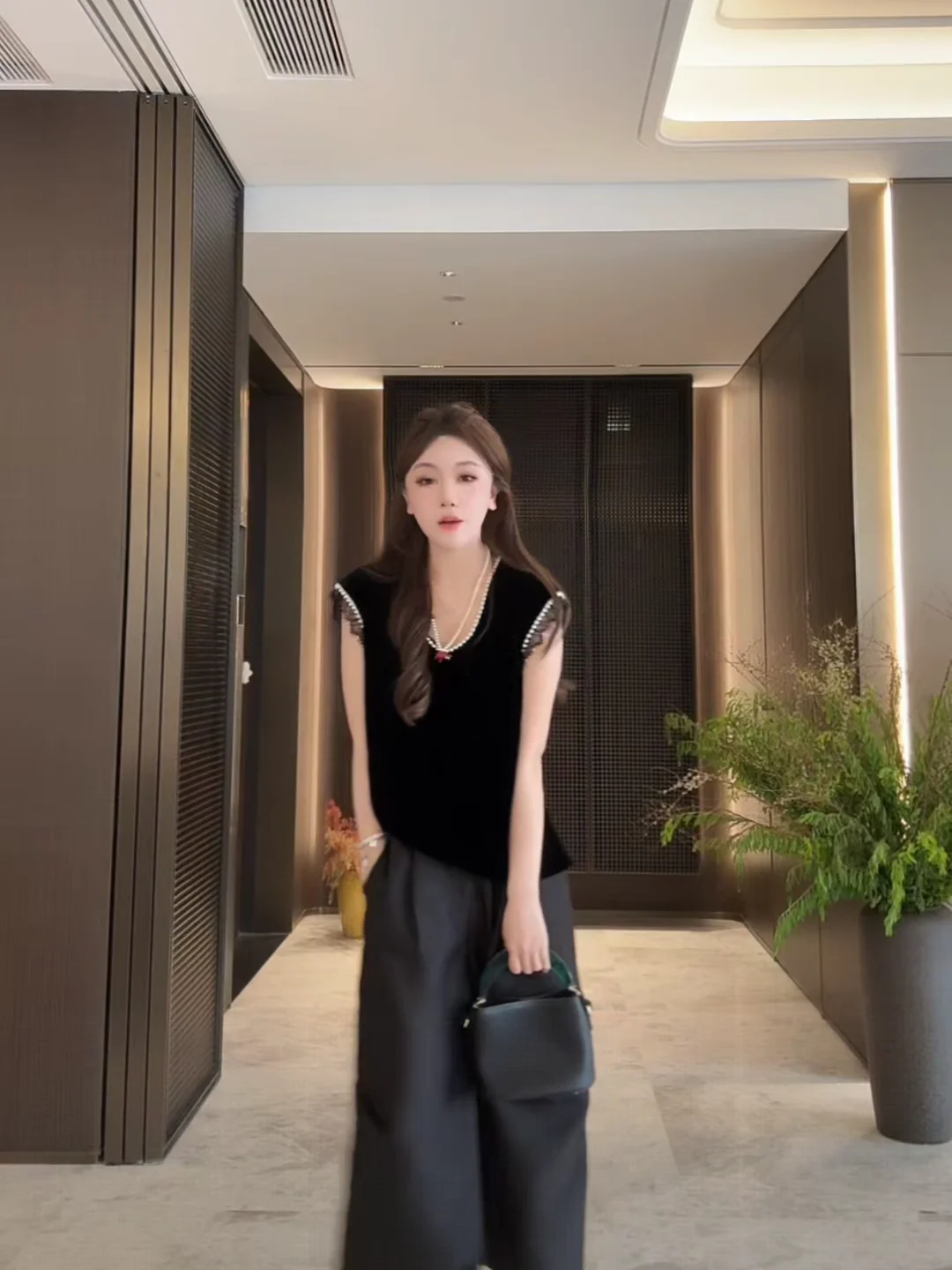 

Summer Lightweight Luxury Silk Lace Svel T-irt Women's Recommendation by Bai Xue Casual Fit round Ne Regular Length