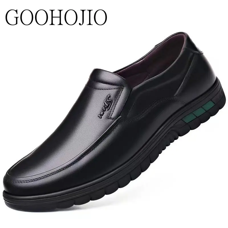 Patent Leather Shoes Men Casual Shoes Cow Leather Soft Men Business Flats Loafers Men Breathable Light Driving Shoes Slip On