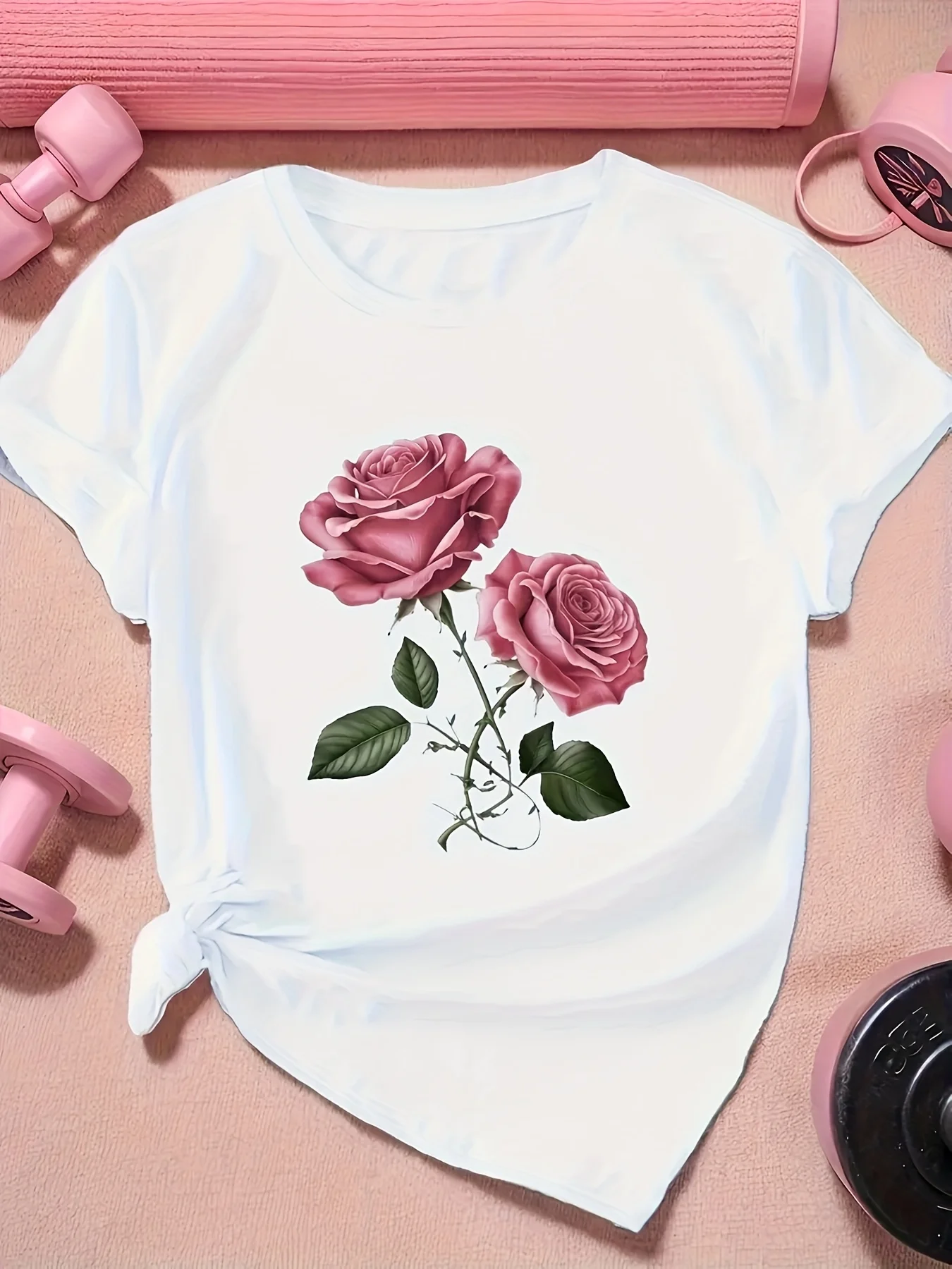 Camiseta feminina com estampa de letras da moda, confortável e relaxante, gola redonda, adequada para todas as estações, top elegante e casual