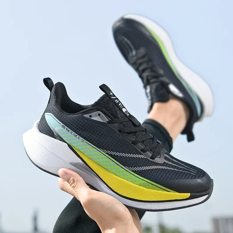 

Мужские модные повседневные и удобные спортивные кроссовки с дышащим верхом из ткани, нескользящие и износостойкие.