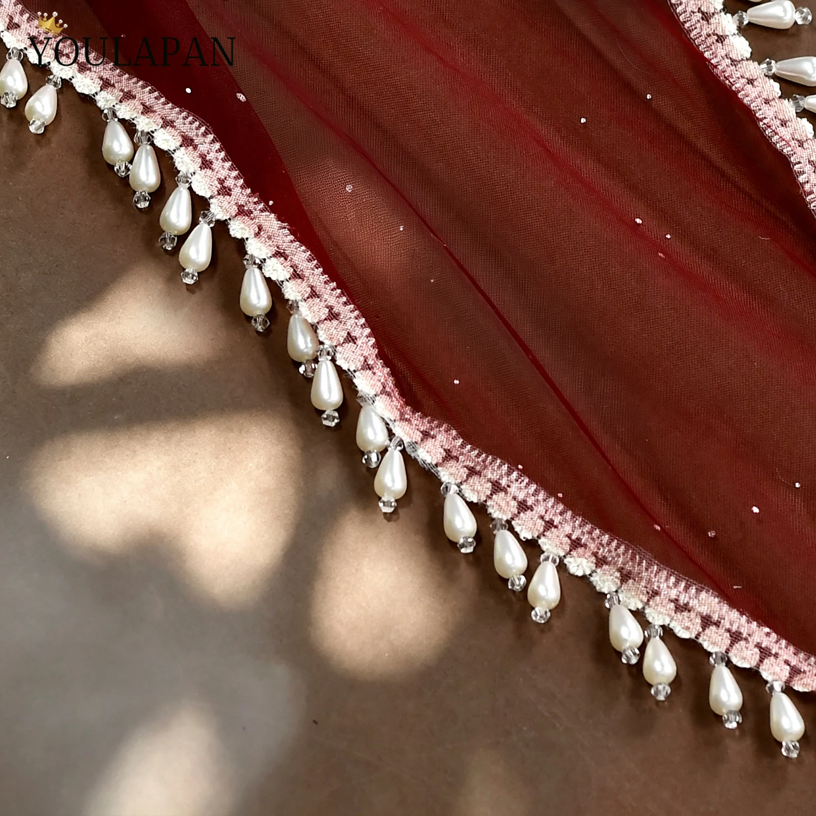 TOPQUEEN Red Pearl Tassel Hooded Bridal Veil Velos De Novia Sparkle Tulle Mantilla Veil Wedding Photo Shoot Headwear VA43