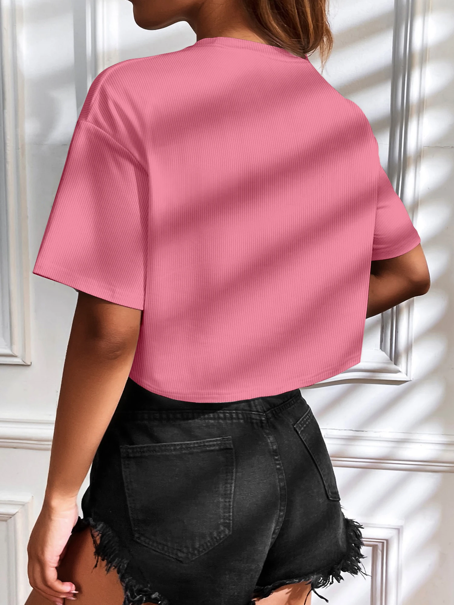 Damen-T-Shirt in Uni-Farbe mit kurzen Ärmeln, College-Stil, lässiges Crop-Top – Detail 10