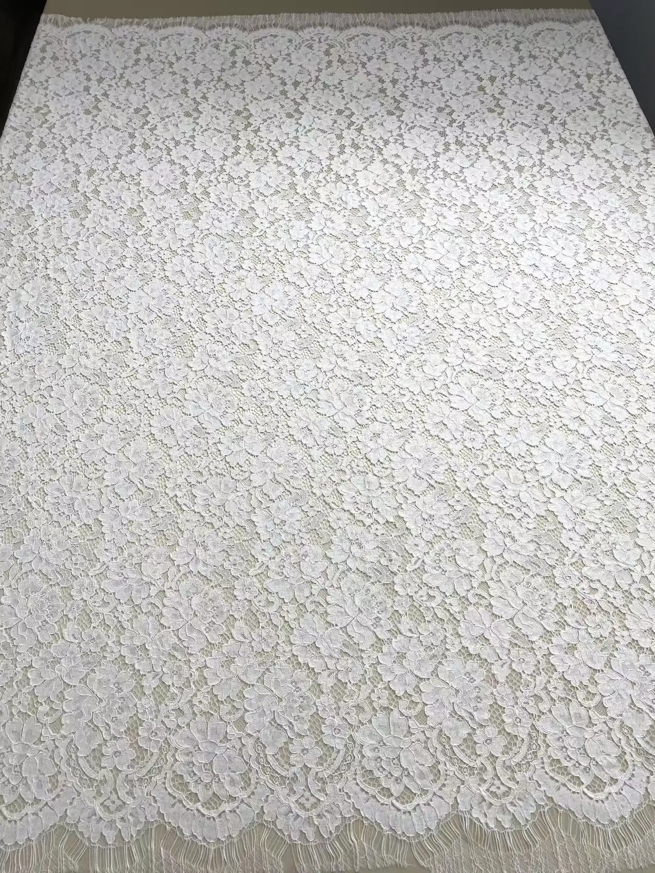 Vintage Embroidered Lace Fabric Soft Lightweight Material, Wedding Dressmaking Lace, Vintage Overlay Fabric Floral Patterns, 1.5