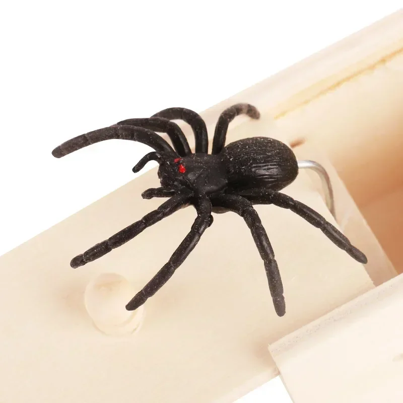 Funny Spider Prank Box Wooden Trick Scare Box Creative Game Surprises Gift Party New Year Perfect Gifts Choice Home Decor