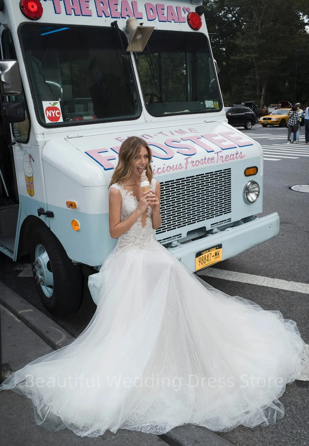 Gaun pernikahan putri duyung Tulle leher V rendah elegan gaun pernikahan punggung berongga renda Applique gaun pengantin gaun pengantin kustom