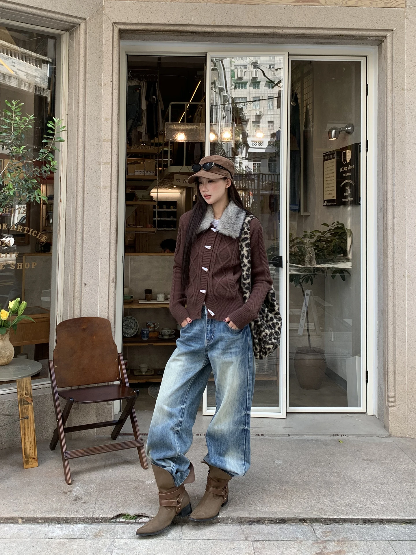 

Красный знаменитости вязаный открытый кардиган женский осенне-зимний ленивый топ кофейного цвета свитер на пуговицах пальто прямого кроя для поездок на работу...