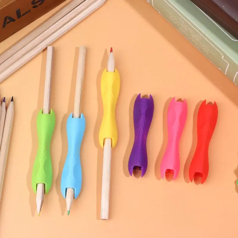 مريح قبضة القلم الكتابة المعونة قبضة حامل القلم الرصاص قبضة للأطفال الكبار الكتابة ، يعزز التحكم في قبضة ، أدوات الكتابة للمبتدئين