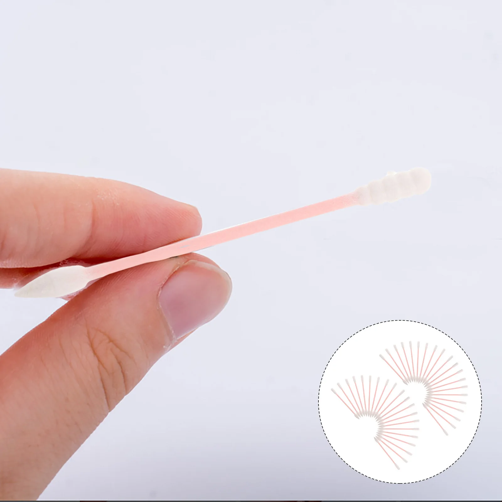 Tamponi di cotone monouso per trucco da 500 pezzi Punta a spirale Boccioli di pulizia di precisione Assorbenti delicati per unghie per manicure con pelle sensibile