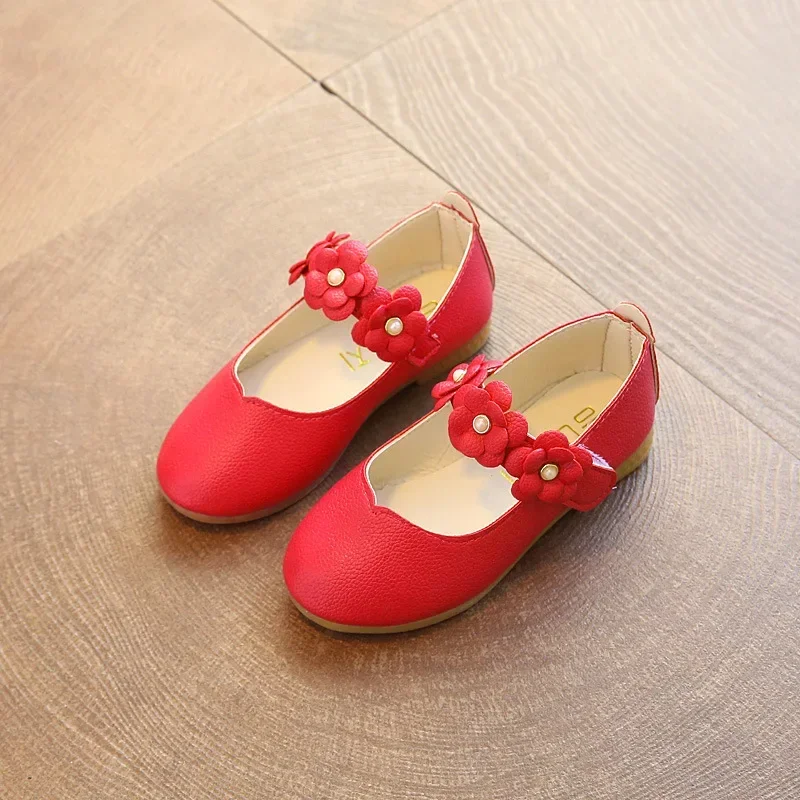 Primavera e autunno nuove ragazze scarpe in pelle bambini appartamenti scarpe da principessa bambini fiore dolce per matrimonio carino moda floreale