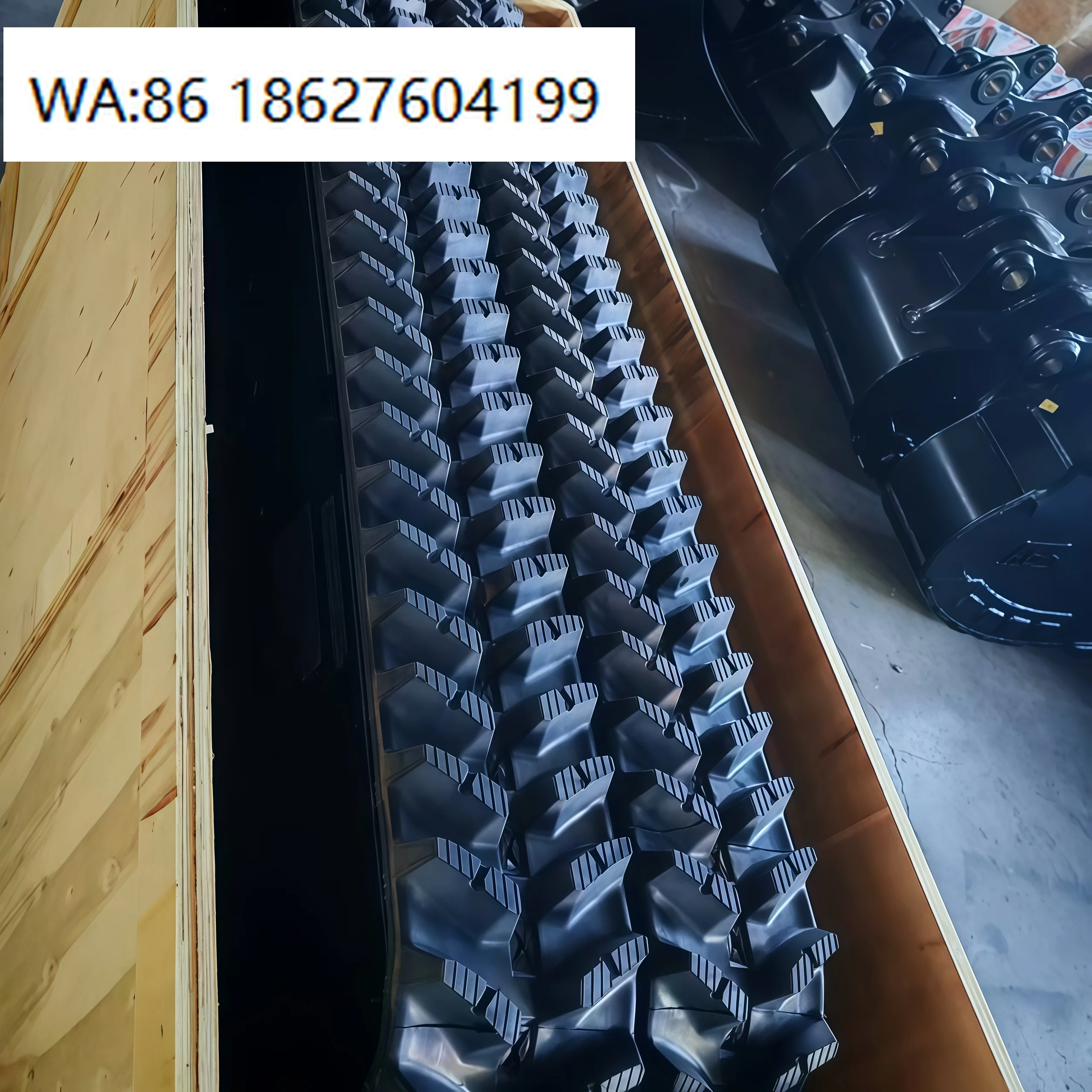 Anti Vibration Rubber Pad Reinforced Steel Tracked Chassis, Durable Undercarriage for Bulldozer and Excavator Machinery