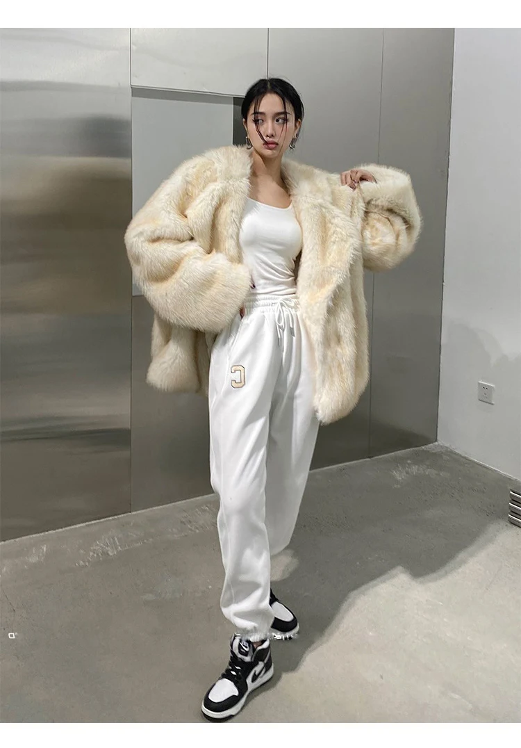 Lautaro Winter Loose Casual Thick Warm Soft Hairy Faux Fur Coat Women Luxury High Quality Furry Fluffy Jacket Korean Fashion
