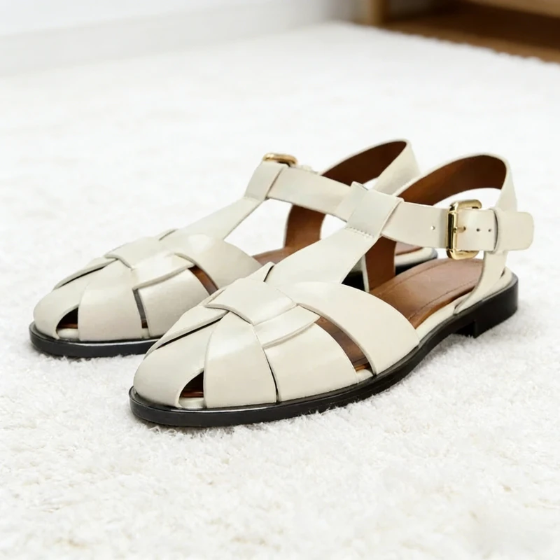 

Luxury Metal Ankle Strap Buckle Design Flat Sandals Women Unique Woven Narrow Band Gladiator Sandals Summer Comfort Beach Sandal
