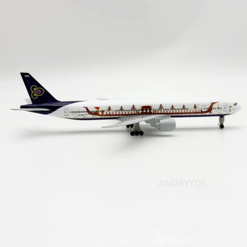 

20cm Aircraft Model B777 Thai Dragon Boat Airways Metal Miniature Plane Replica Diecast Airplane Toy With Stand Desk Accessories