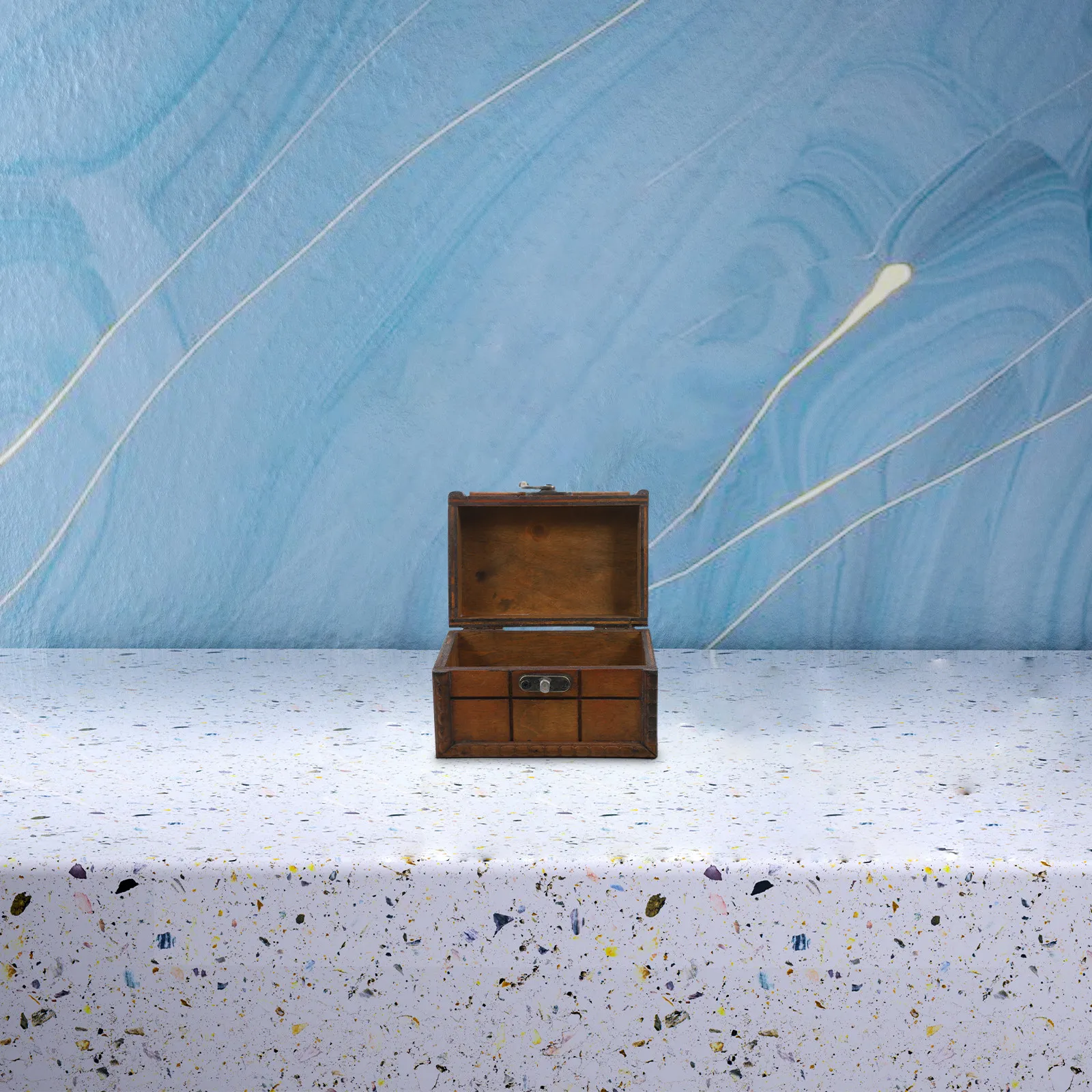 Caja decorativa de madera de estilo vintage, con textura envejecida, interior espacioso para guardar joyas, objetos de valor sentimental, recuerdos y accesorios de cine, ideal para el hogar, la oficina o la mesa.