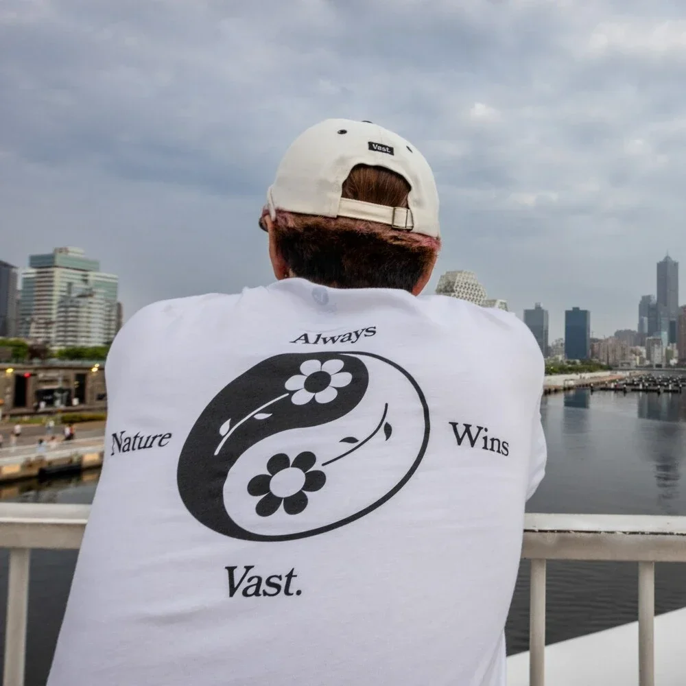 2026 جديد حار كاليفورنيا الصيف الاتجاه الجديد المطبوعة الرجال والنساء تصفح عطلة تي شيرت العلامة التجارية الفاخرة الشارع قصيرة الأكمام #1