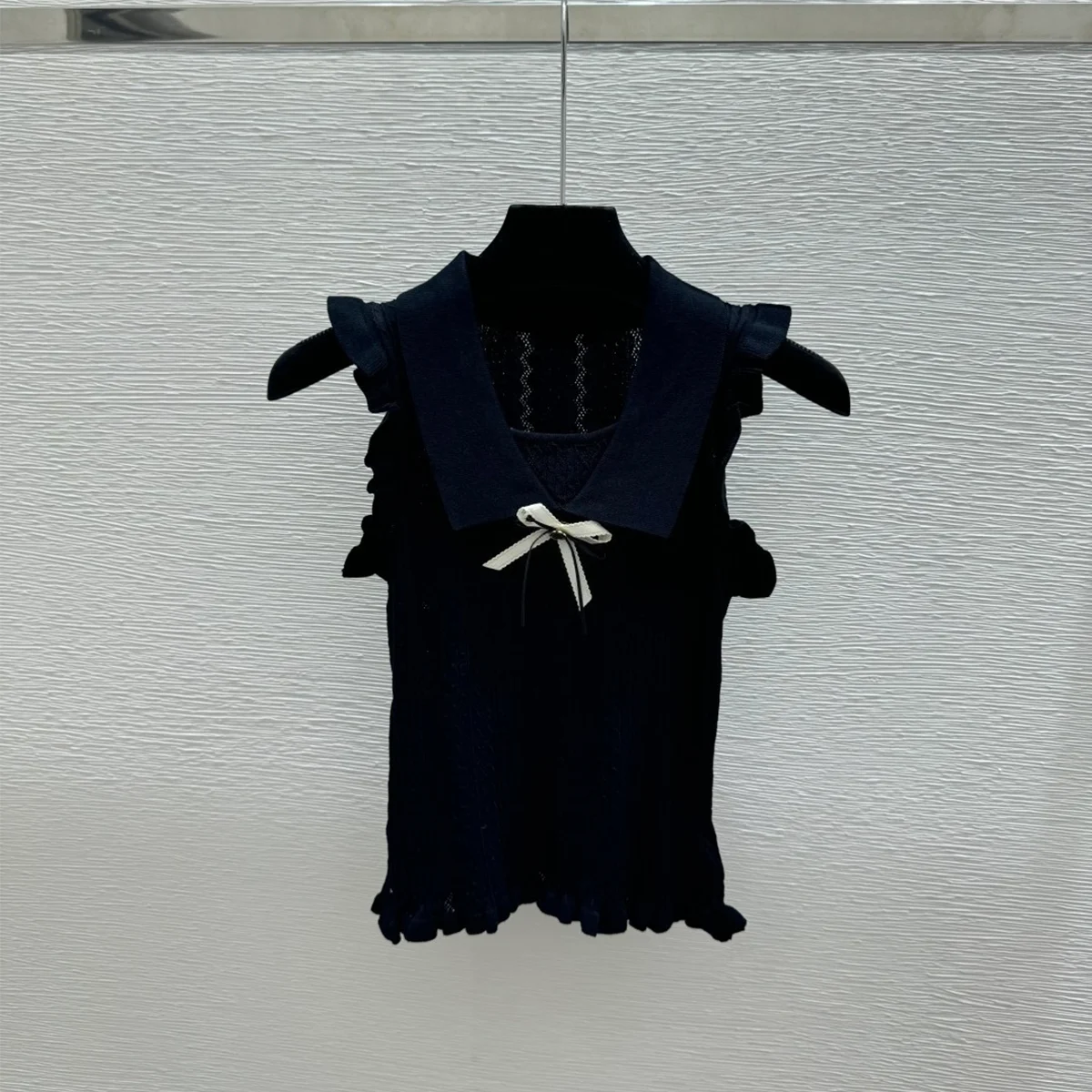 2026 High quality women's sleeveless black fungus edge contrasting bow slimming hollow top--hb731