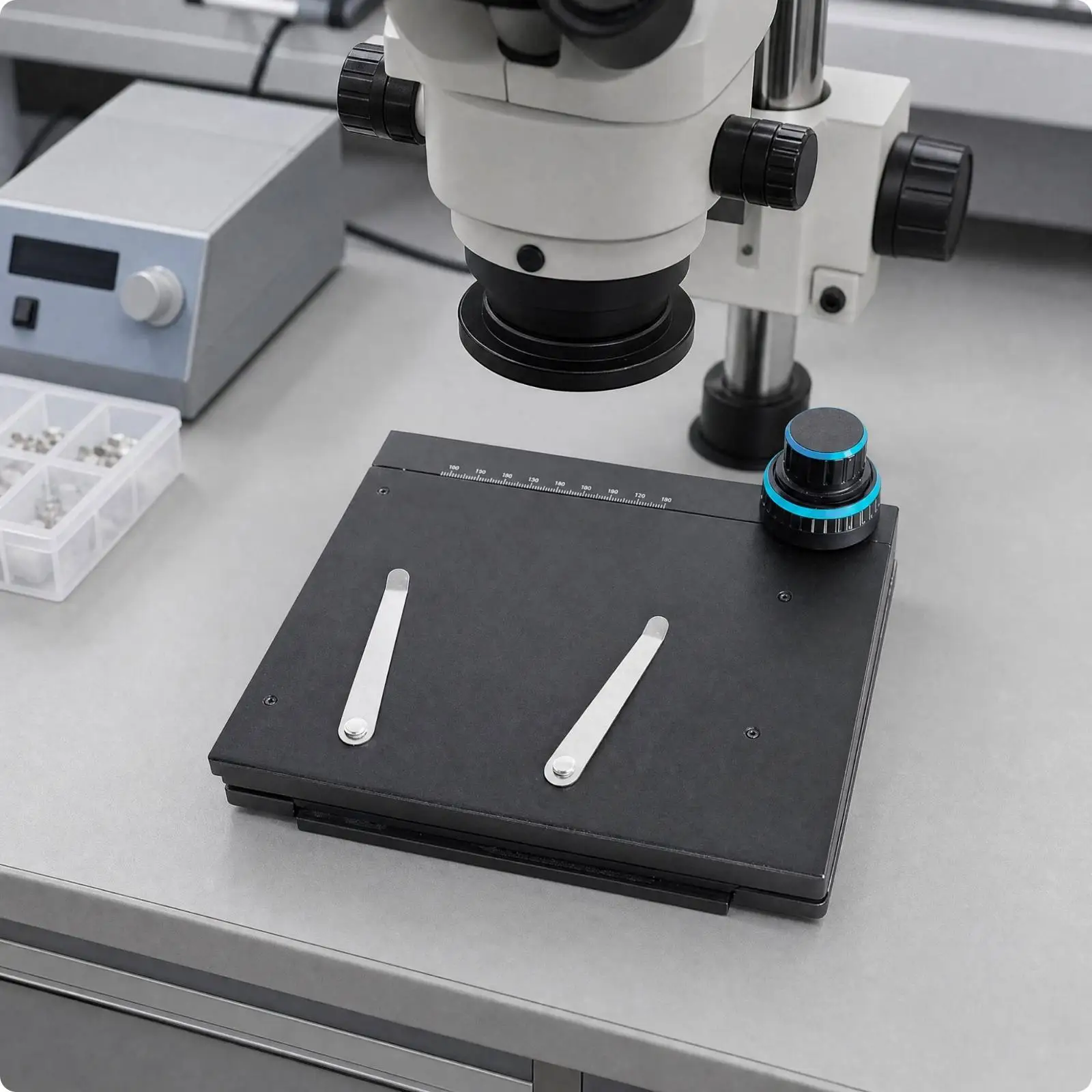 Lab Microscope Moving Stage Fine Adjustment Positioning Table Compatible with Standard Microscopes for Education and Research