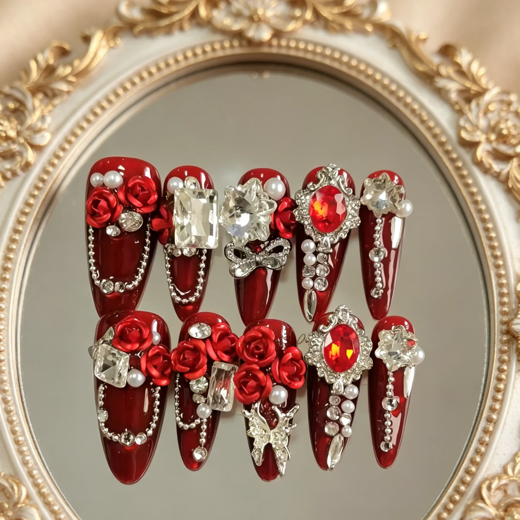 10 Pieces of Hand Pressed Almond Shaped Nails, Beautiful Fake Nails, Luxurious Retro Gothic Roses, Suitable for Women to Use