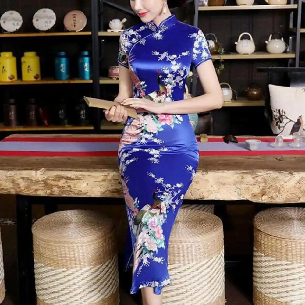 

Шелковистое атласное китайское платье Cheongsam, традиционное китайское платье, облегающее платье с воротником-стойкой и цветочным принтом, с разрезом подол, новогоднее платье Ципао