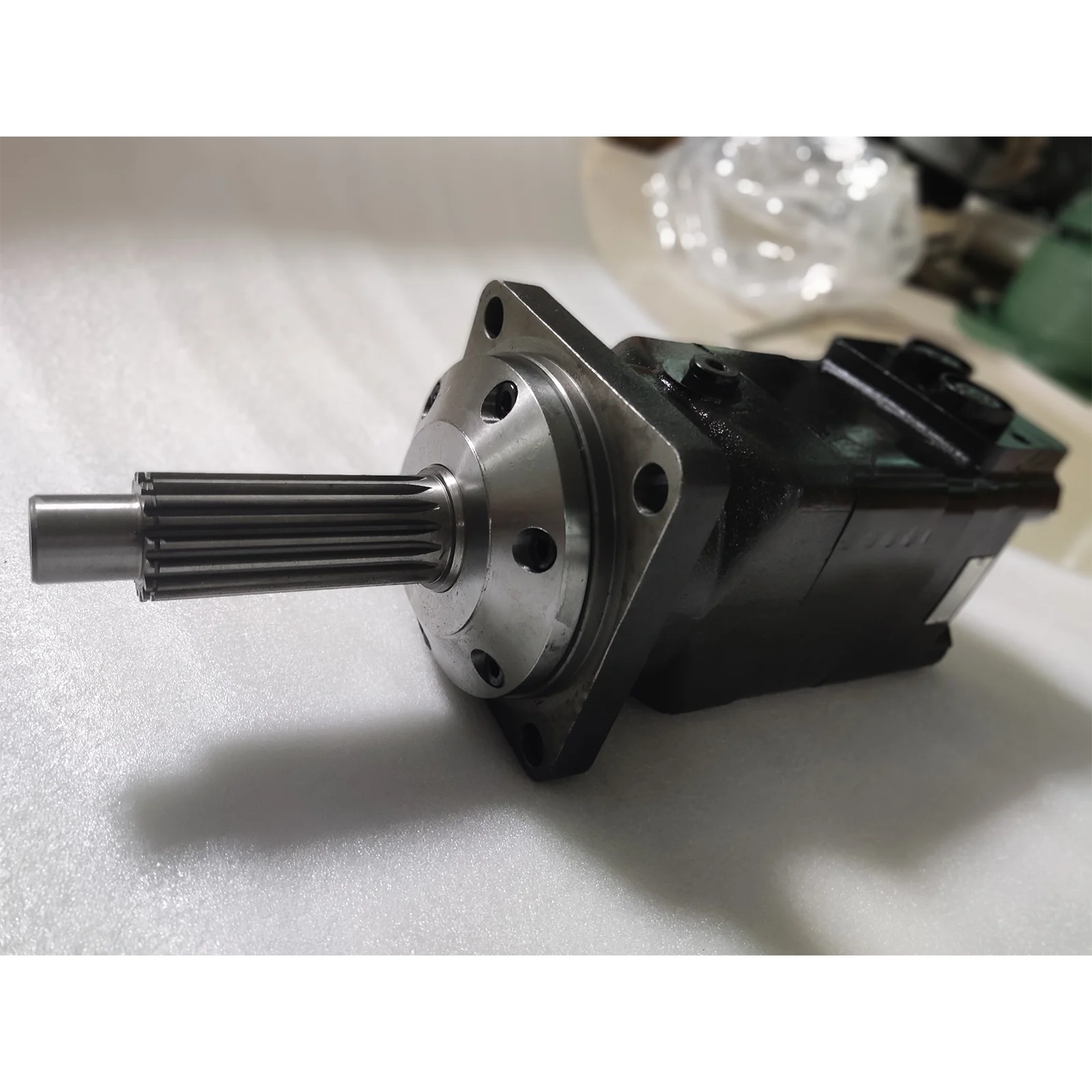 Good Quality Orbital Motor OMT 500 VHD Hydraulic Motor 17 Teeth Shaft 127 MM Mounting G3/4 Ports Hydraulic Orbital Motor