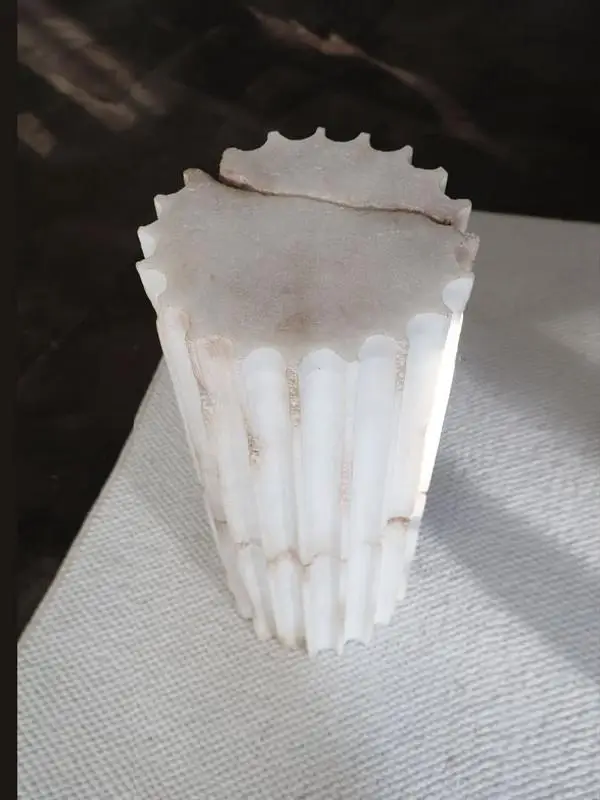 طاولة النحت العتيقة عمود روماني فرنسي وابي قاعدة زخرفة أرضية الرياح تركيب فني متقدم