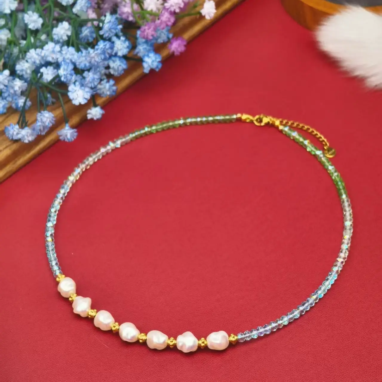

French women's retro versatile starry sky multi-layer pearl necklace, light luxury niche high-end accessories, women's collarbon