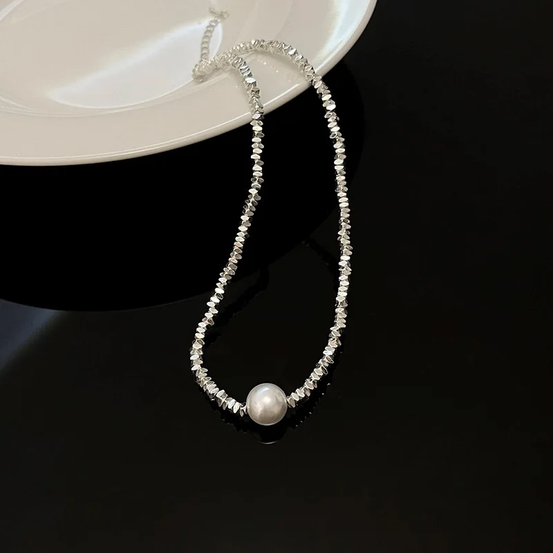 Pearl Pendant Necklace Irregular Silver Accents Premium Designer Chic Choker for Ladies Office Daily Evening Classy Accessory