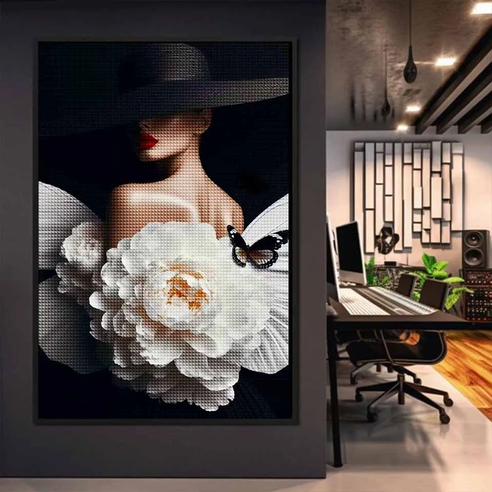 Diamond Painting Art DIY Women Big Flowers on Black Background Diamond Mosaic Kit 5D Rhinestone Cross Stitch Handmade Home Decor
