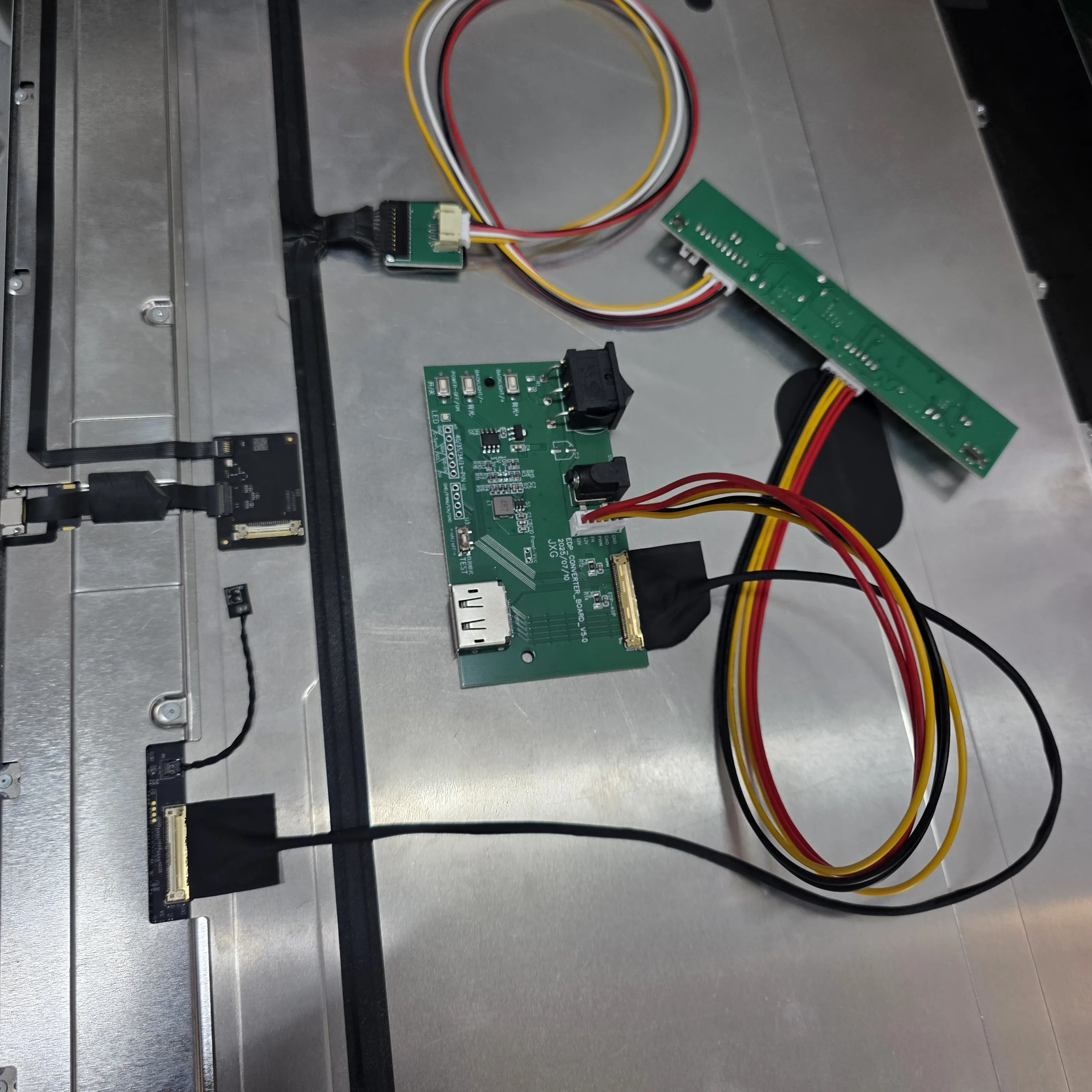LM235UH1 LCD-Treiberplatine Testplatine 12V Stromversorgung DP-Eingang Display-Bildschirmmodul Treiberzubehör – Detail 3