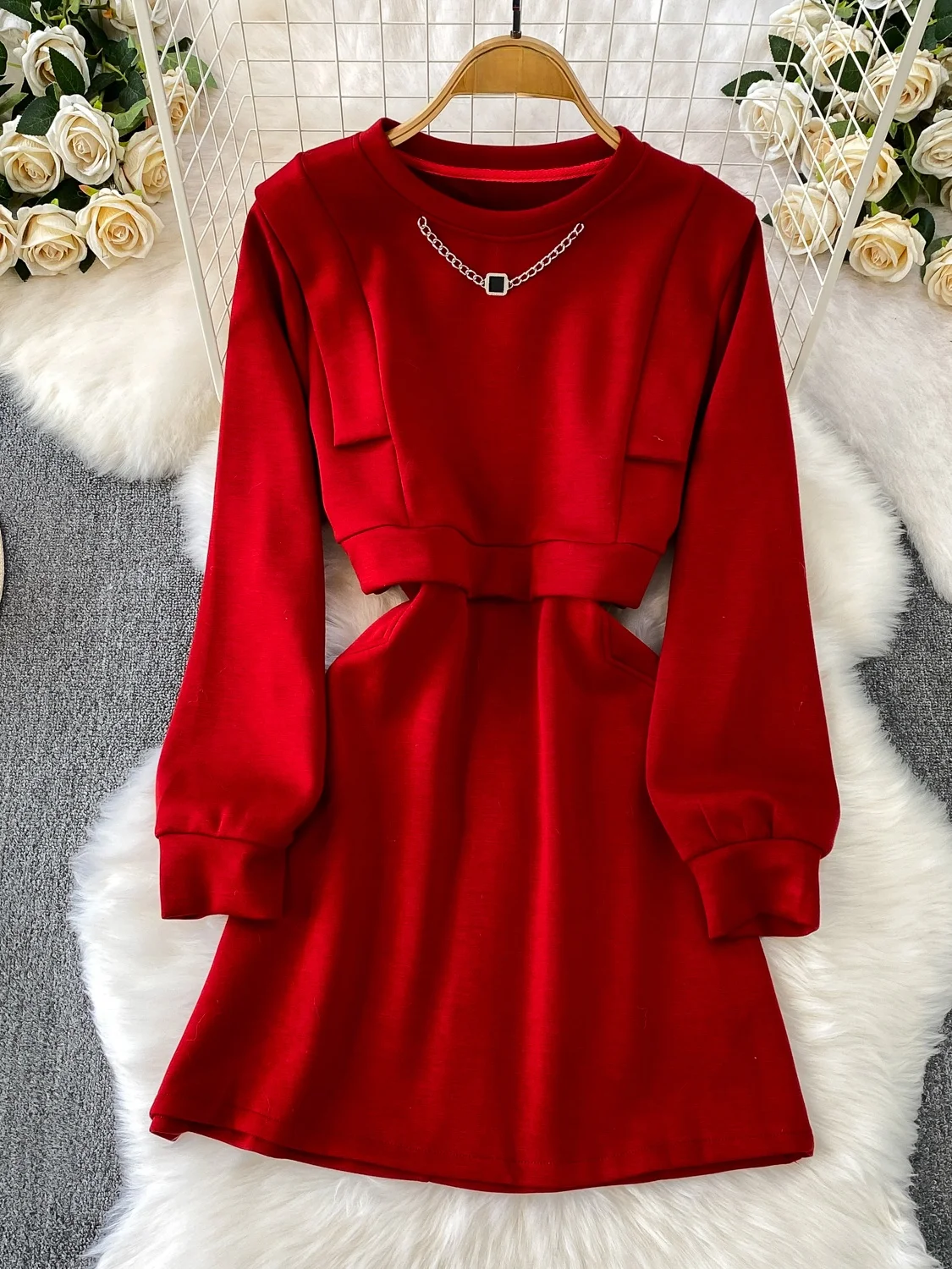 

Модная женская осенне-зимняя короткая юбка А-силуэта с высокой талией, с цепочкой и вставками на плечах, облегающая