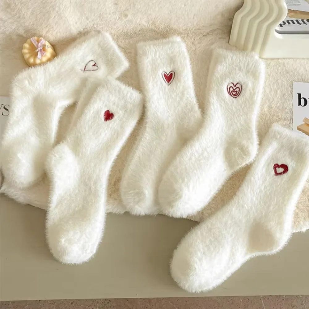 1 Pair 5 Pairs Women's Winter Plush Socks Cute Love Heart Print Warm Middle Tube Crew Socks for Autumn Winter