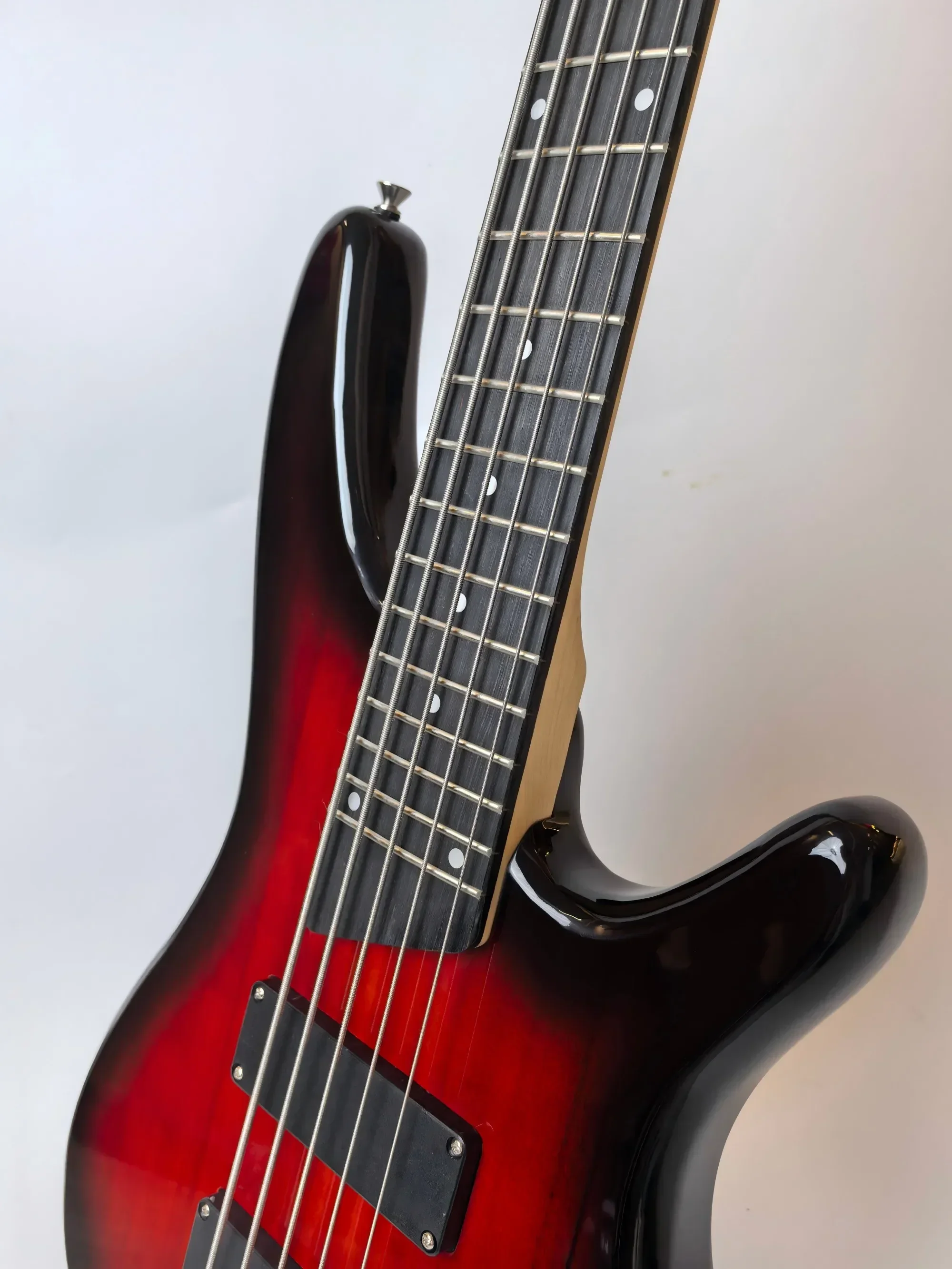 In stock, customizable, 24 samples of sycamore red color 5 string bass, maple guitar head, direct sale by the manufacturer.