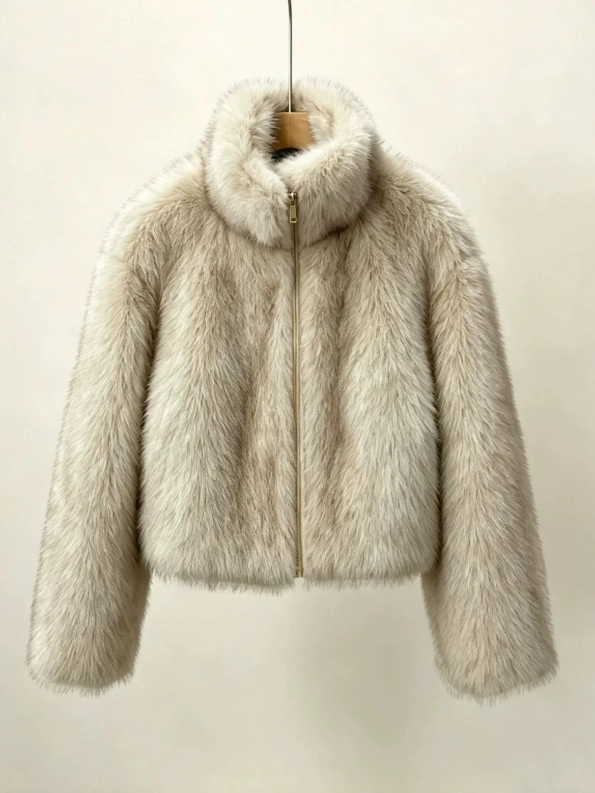 Women's Short Faux Fur Coat Luxury European Style Thickened Warm Fluffy Jacket  Elegant Slim Fit Winter Furry Outerwear