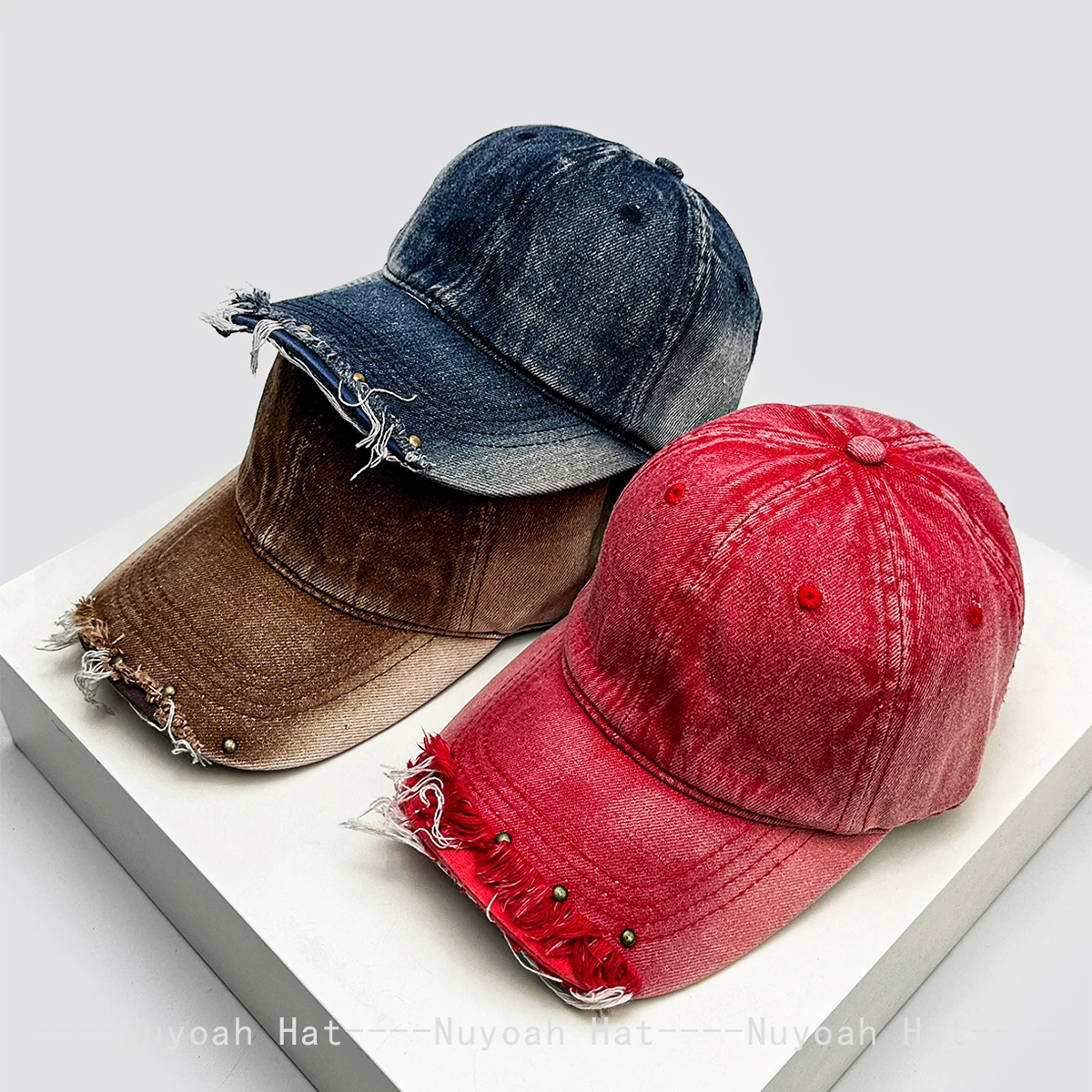 New Men Women Broken Style Rivet Gradient Color Baseball Hats Sunshade Personal Versatile Retro Peaked Caps ins Fashion Street