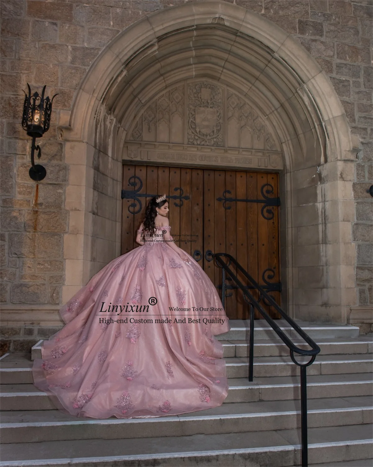 ชุดราตรีงาน Quinceanera สไตล์เม็กซิกัน ประดับดอกไม้ 3 มิติ ลูกไม้หวานๆ สำหรับงานฉลองอายุ 16 ปี แบบเปิดไหล่ สามารถสั่งตัดได้ ชุดเดรสสำหรับงานฉลองอายุ 15 ปี (XV Años)