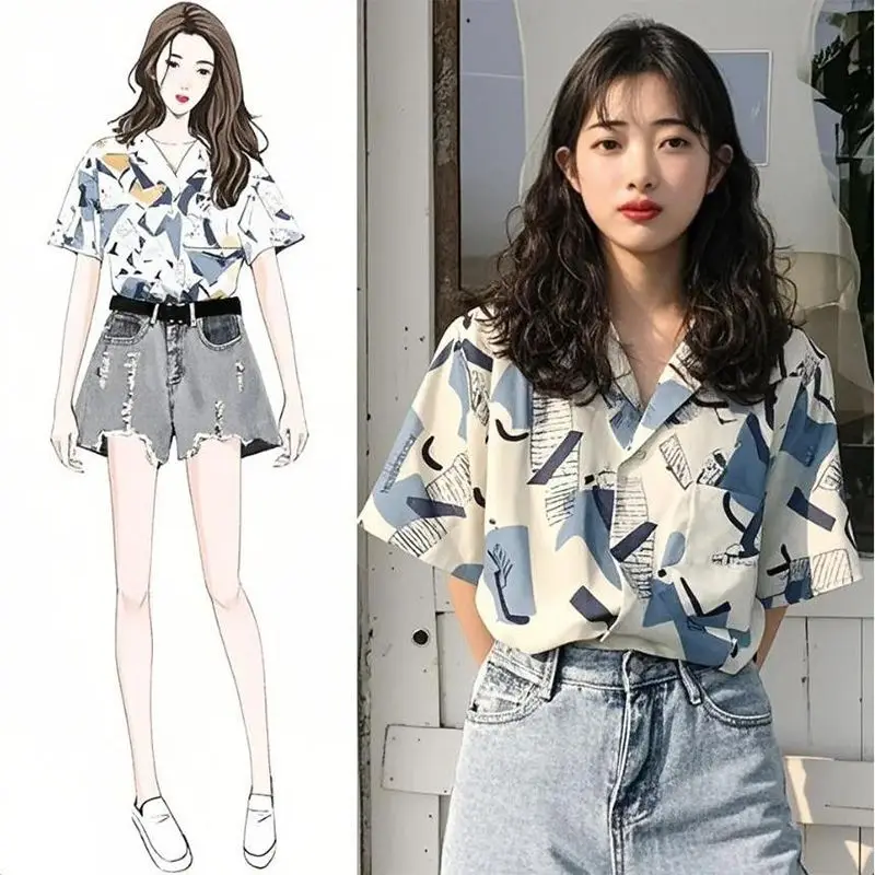 

2026 New Women's Floral Shirt Vintage Hong Kong Style Design Unique Short Sleeve Summer Top Fashionable Loose Fit Collar