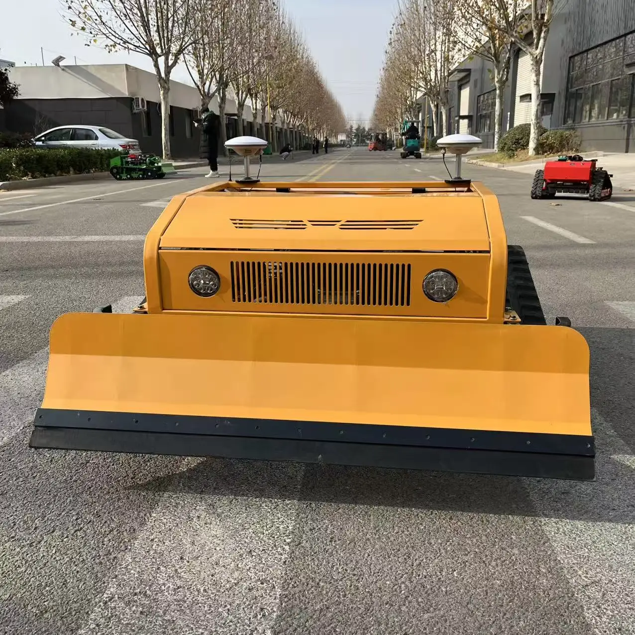 

Автоматическая газонокосилка 800 мм с дистанционным управлением, высокоэффективная для садов на склонах, простая в настройке для дома