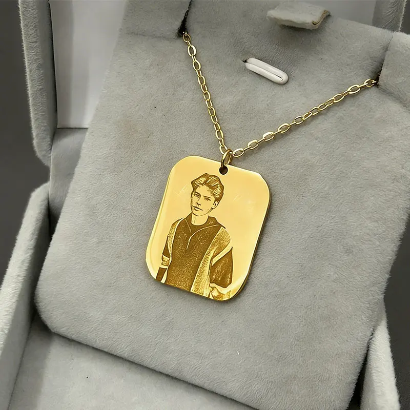 สร้อยคอแฟชั่นสตรีทแบบสั่งทำ สร้อยคอช็อคเกอร์พร้อมรูปภาพส่วนตัว สลักเลเซอร์ตามแบบที่ต้องการ ของที่ระลึกสำหรับผู้ชายและผู้หญิง