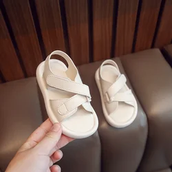 Sandalias ligeras de verano para niña, zapatos transpirables de cuero sólido a la moda para bebé, sandalias deportivas antideslizantes informales de fondo suave para niños