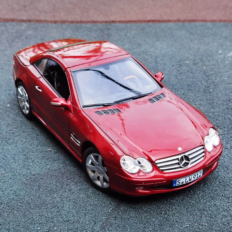 NOREV 1:18 FOR Benz SL500 R230 convertible four-eye peanut light Car model Static display Holiday gift Classic car collection