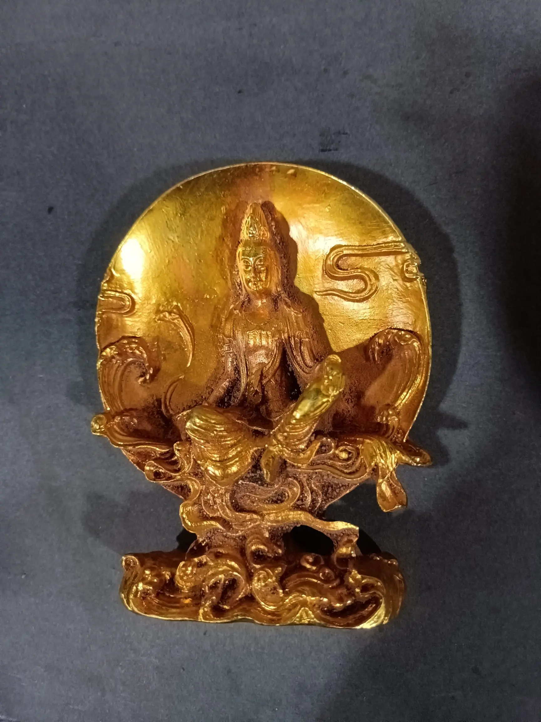 Pure copper, gilded gold, home decoration in the study, handicrafts, pharmacist Guanyin, back blessing light decoration