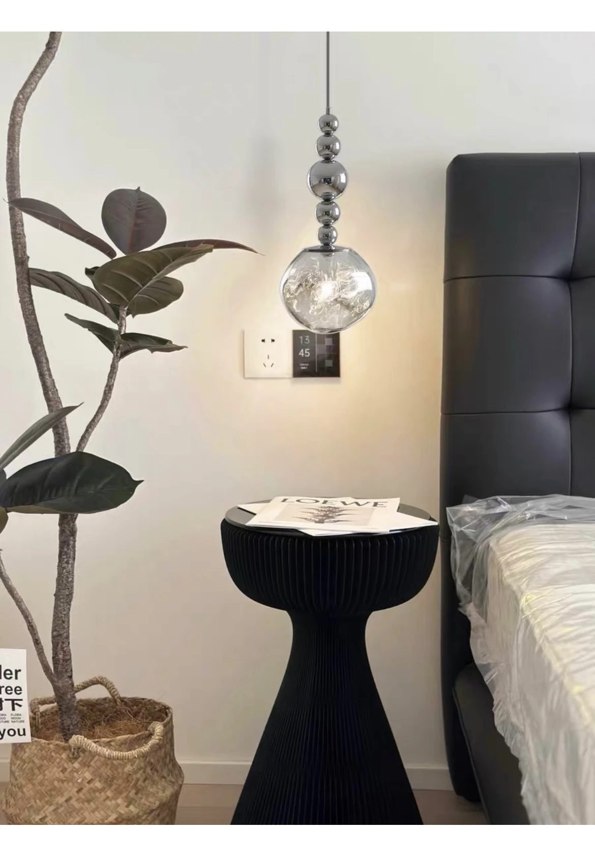 

Single retro luxury glass crystal chandelier Nordic bar chandelier postmodern bedroom bedside lava lamps