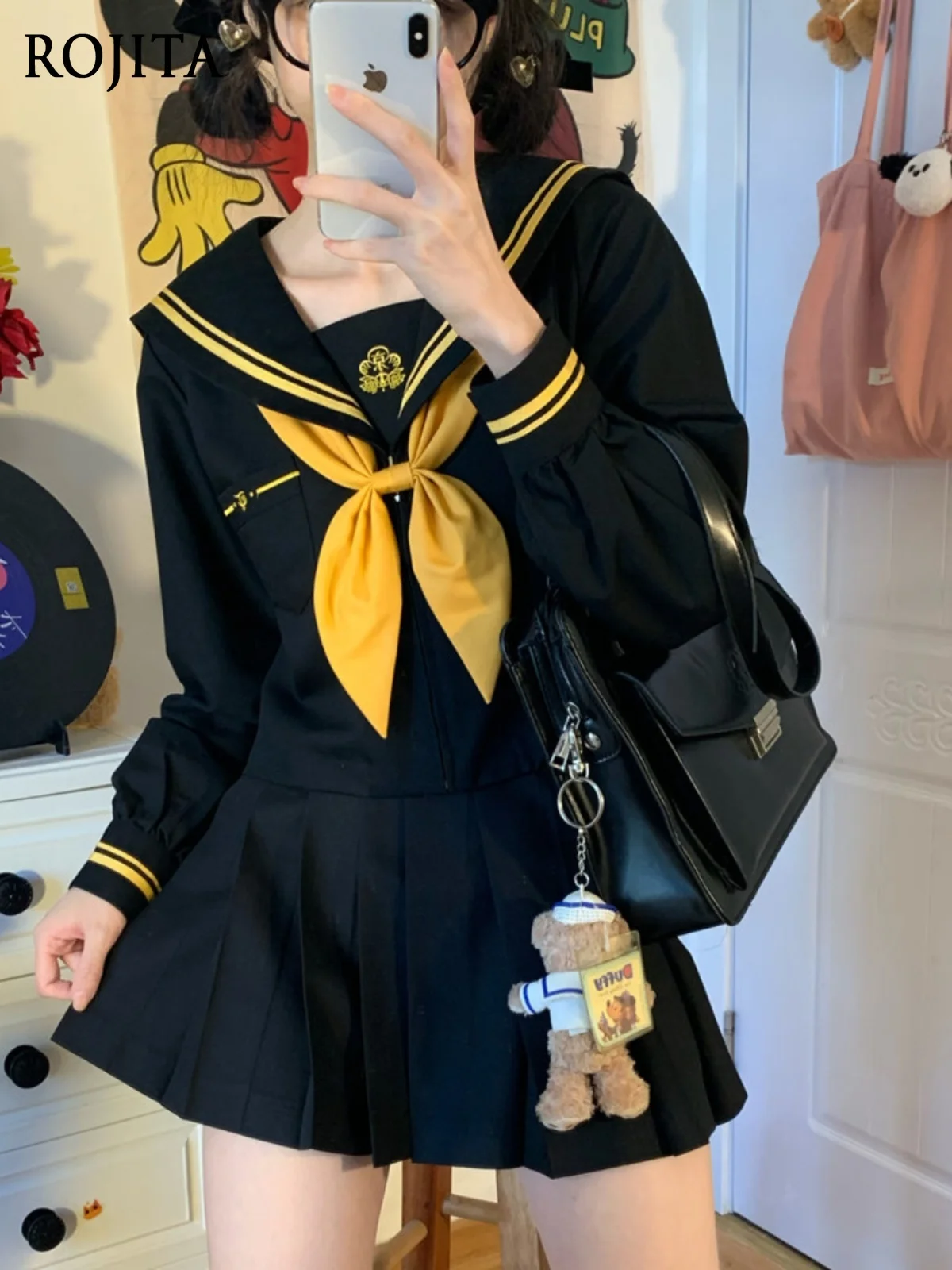 

Japanese Style JK Uniform School Sailor Suit Set Cosplay Costume Long Sleeve Top + Short Skirt + Goldfish Knot