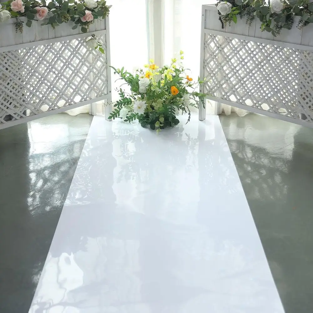 

Glossy Mirrored Wedding Aisle Runner, Non-Woven Red Carpet for Proms and Glamorous Parties