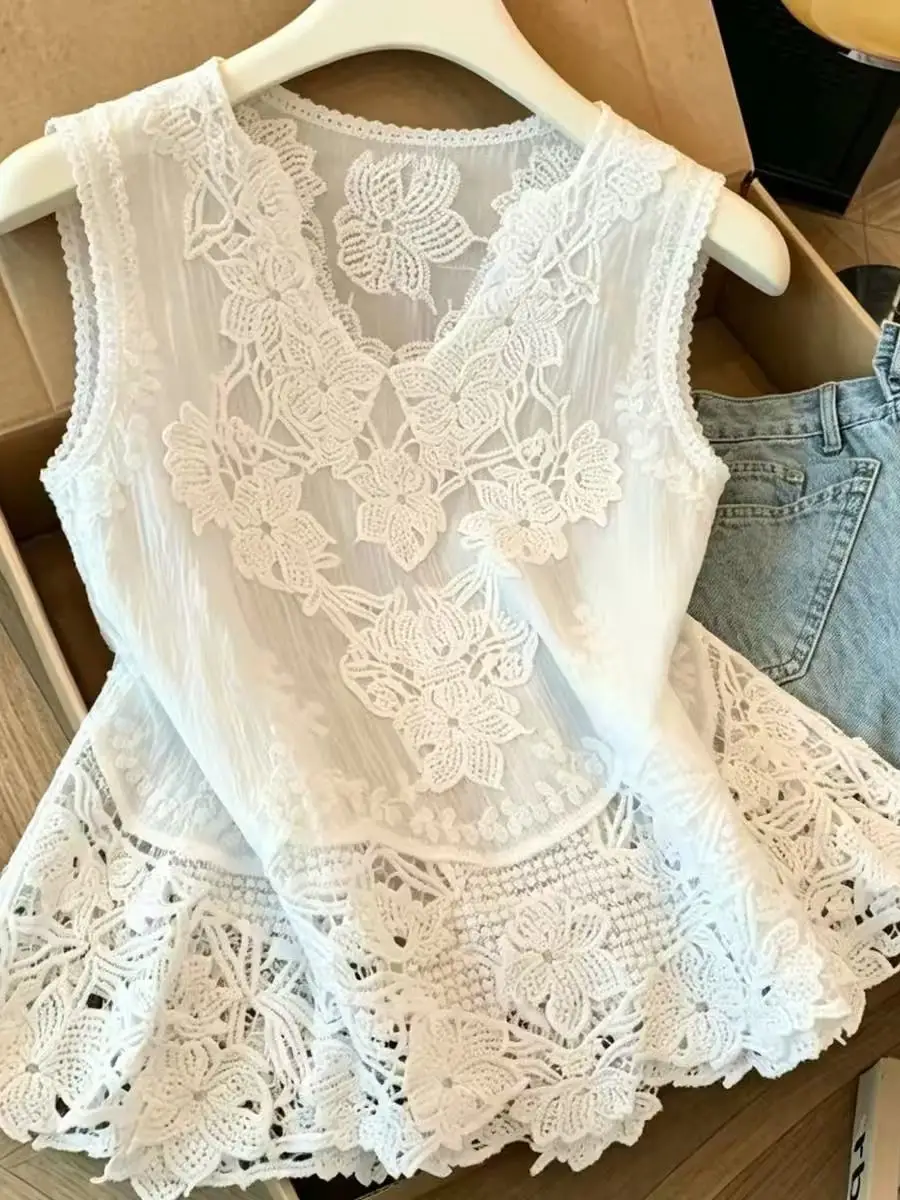 Summer Lace Hollow out Heavy Embroidery Sleeveless Shirt Women's Slimming Versatile Vest Top Dreaming in the Countryside Style