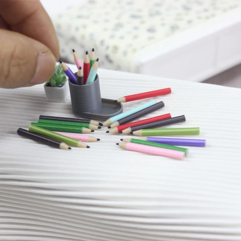 1:12 schaal poppenhuis miniatuur penhouder en gekleurde potlodenset; Fantasiespel poppenhuis decoratief briefpapier speelgoed