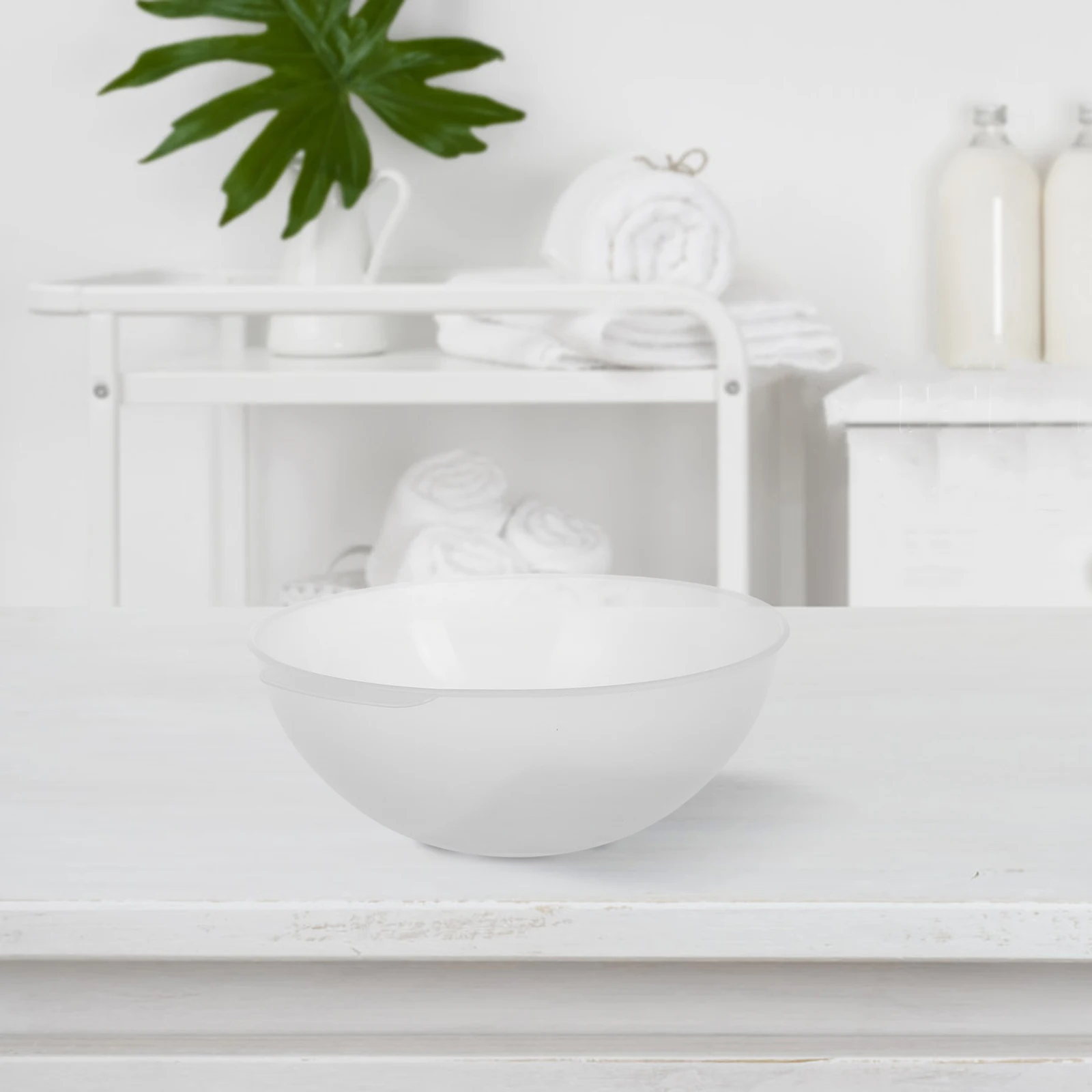 

Transparent Round Plastic Beauty Salon Face Wash Basin Handle 21cm Multifunctional Portable Wash Tub for Professional and Home