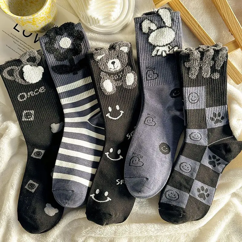 

5 Pairs Kawaii Anime Graphic Socks Women Winter Fashion Middle Tube Outwear Socks Funny Gifts Y2k Harajuku Korean Style Socks