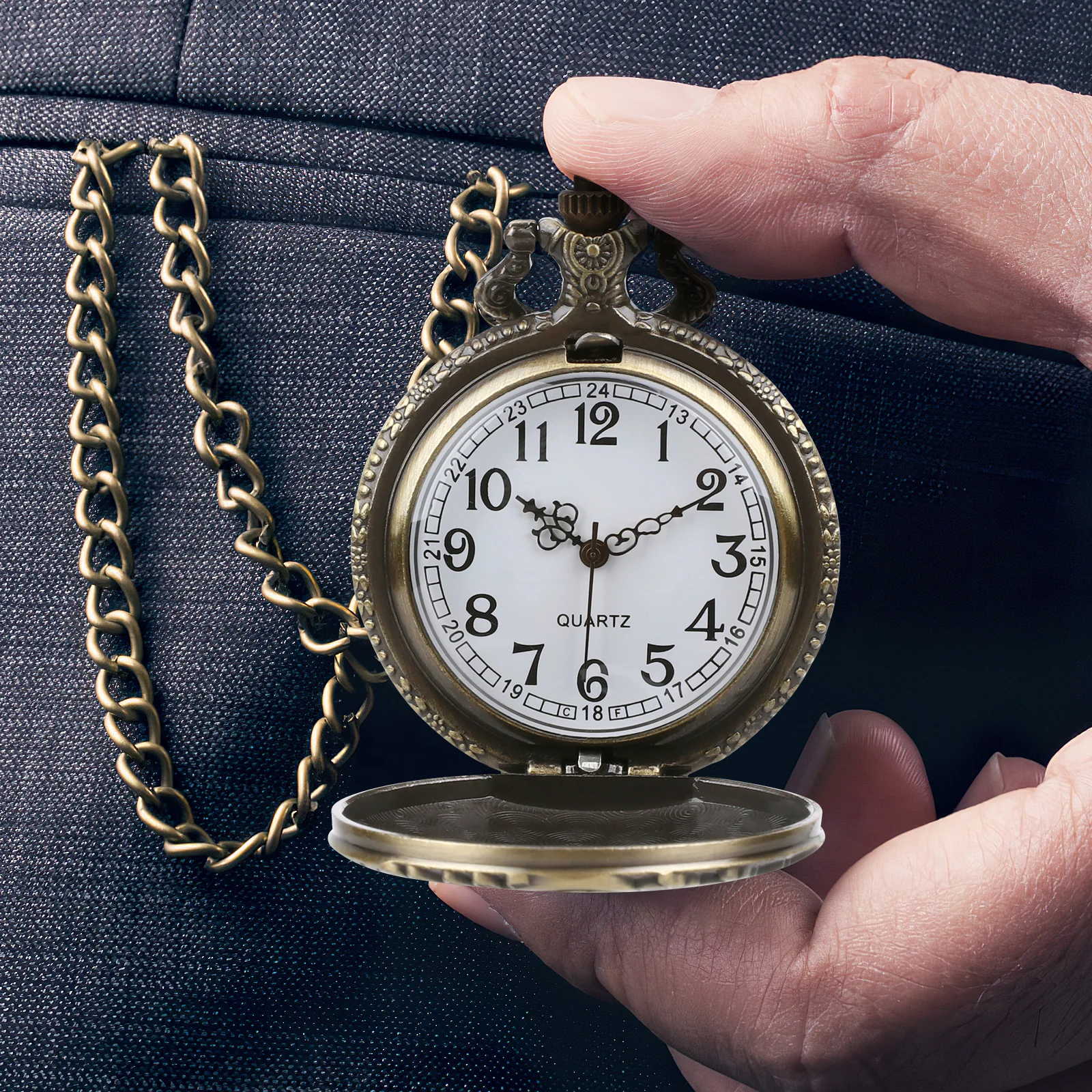 1 قطعة ساعة جيب برأس القطار المجوف ساعة حركة كوارتز كلاسيكية لساعة ديكور معلقة على الخصر العتيق #3
